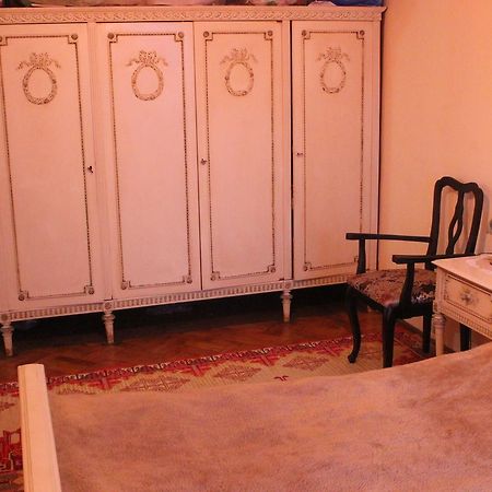 Homestay On Akademika Sakharova Soukhoumi Extérieur photo