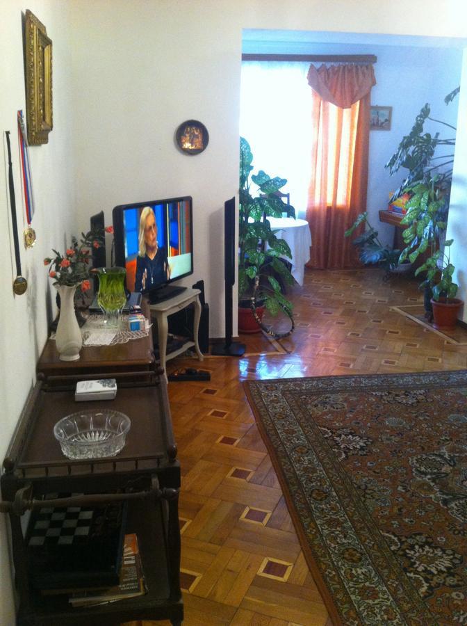 Homestay On Akademika Sakharova Soukhoumi Extérieur photo